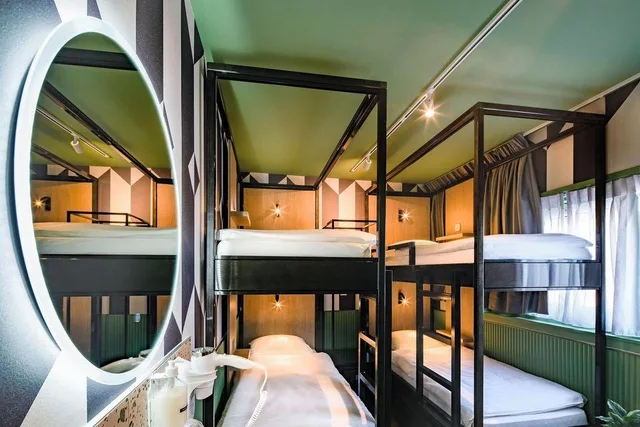 غرفة رباعية بسرير بطابقين، Tourist Inn 2/2
