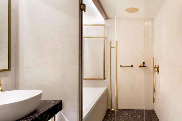 Collection, Premium, King Bed, High Floor، Radisson Collection Bilbao 4/4