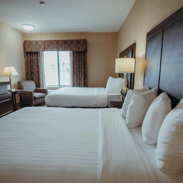 غرفة بسريرين كوين، Wildwood Lodge 1/6