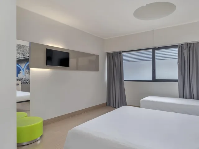 غرفة بسريرين منفصلين لذوي الإعاقة، B&B Hotel Como Camerlata 6/10