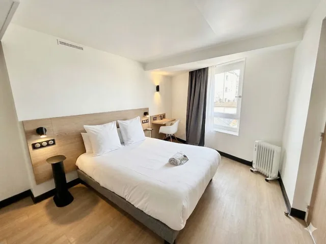 غرفة قياسية بسرير مزدوج لذوي الإعاقة، B&B Hotel Orleans Centre Foch 1/7