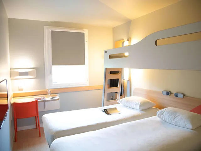 غرفة بسريرين منفصلين، Ibis Budget Saint Quentin En Yvelines Velodrome 1/4