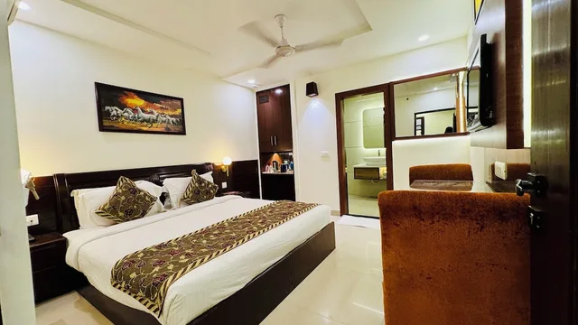 غرفة سوبيريور بسرير كينج، Hotel Taj Inn 10/10