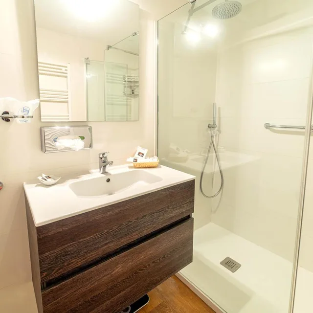 بنغل، Hotel Paradise Residencial 10/10