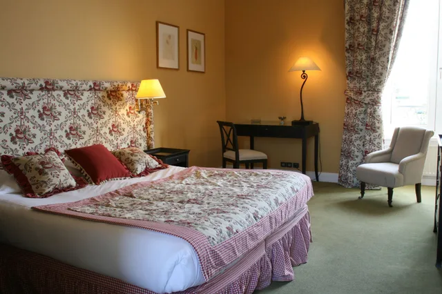 غرفة كلاسيكية بسرير كينج، Chateau De Sully 4/7