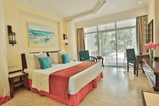 Pool Facing Room، Sarova Whitesands Beach Resort and Spa 2/4