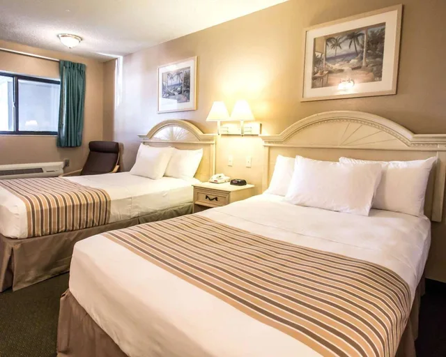 غرفة بسريرين مزدوجين، Rodeway Inn Apopka 1/4