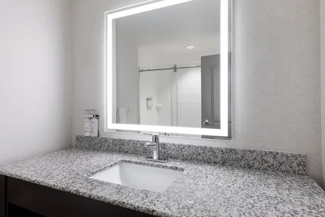 جناح بسريرين كوين مع أريكة، Holiday Inn Express Hotel And Suites Huntsville West Research Pk 3/3