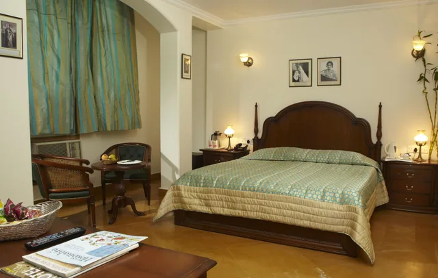 غرفة سوبيريور بسرير كوين، Ajanta 3/9