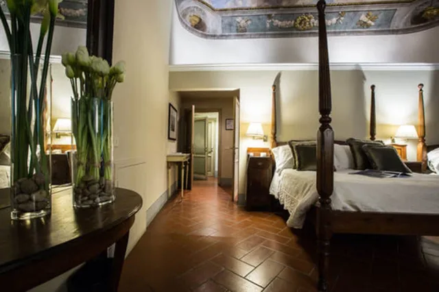 جناح جونيور رباعي، Hotel Burchianti 4/6