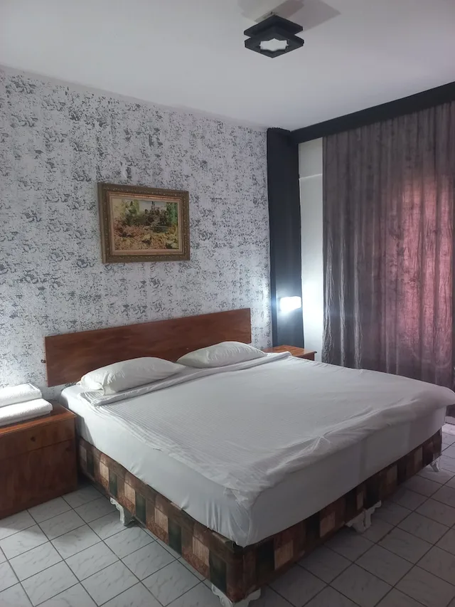 شقة عائلية بسرير كوين وسرير مزدوج بغرفة نوم واحدة مع أريكة في الطابق الأرضي، Delphin Apart Hotel 1/10