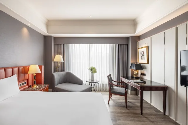 غرفة كلاسيكية بسرير كينج وسرير كوين، Lakeshore Hotel 2/5