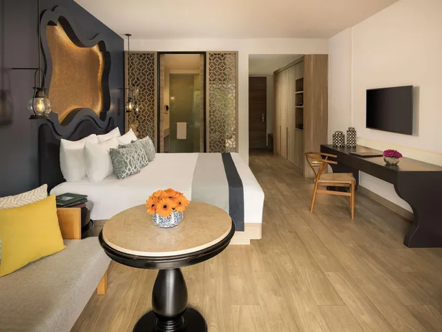 غرفة ديلوكس بسرير مزدوج بإطلالة على الجبل، Avista Grande Phuket Karon MGallery 7/10