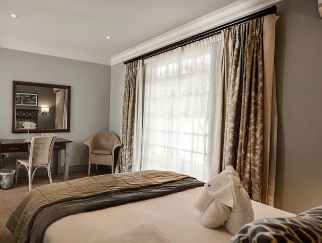 Standard, Twin Beds, Indaba Hotel 2/8