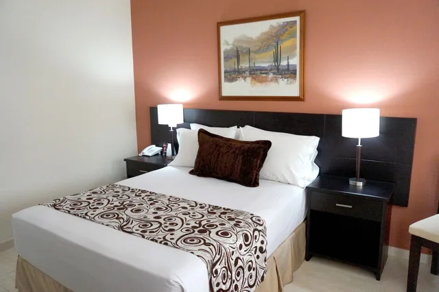 غرفة قياسية ثلاثية بثلاثة أسرّة، Hotel Arizona Suites 4/8