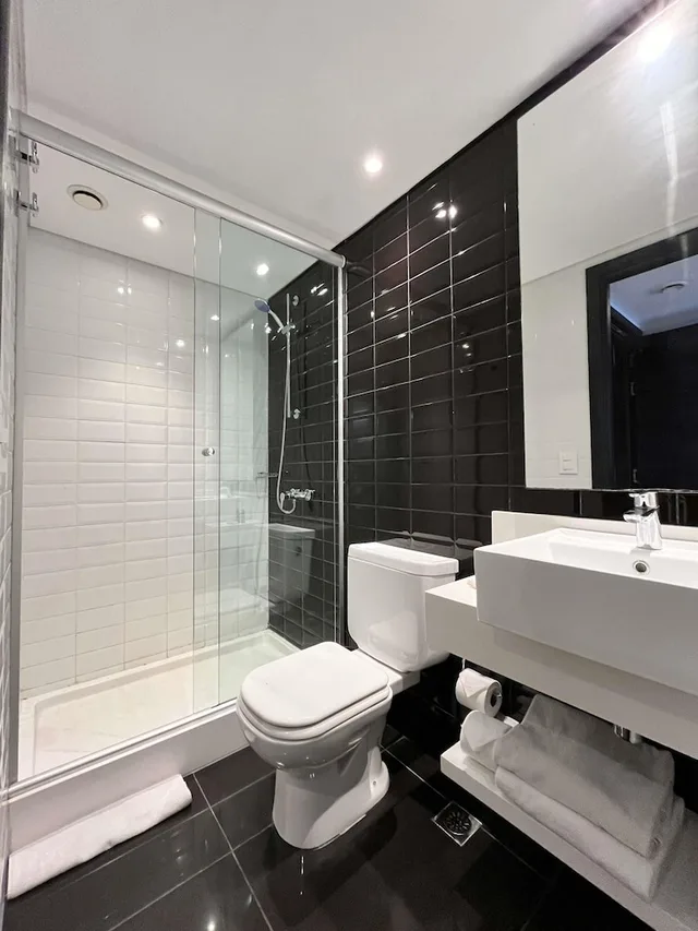 غرفة عائلية بسرير مزدوج وسريرين منفصلين، Ibis Styles Montevideo Biarritz 9/10