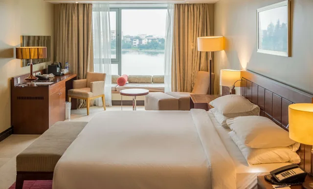 Premium, King Bed, Lagoon View، Radisson Blu Anchorage Hotel 4/7