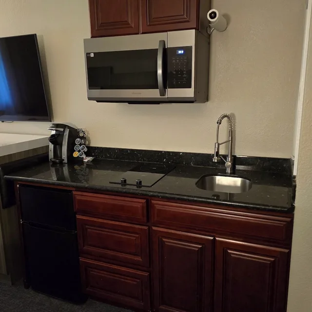 غرفة بسرير كينج وسرير كوين، Quality Inn Port Orchard, WA 9/9