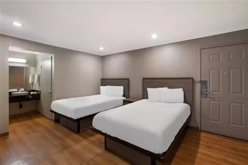 غرفة بسريرين كوين، Econo Lodge Vallejo, CA 1/2