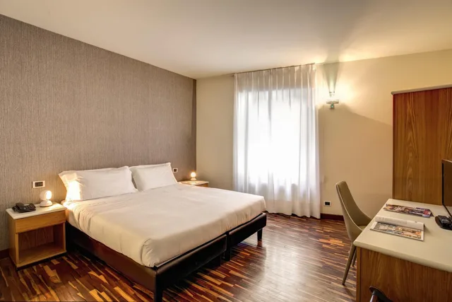 غرفة بسرير مزدوج أو سريرين منفصلين، Albergo Firenze 10/10