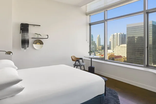 Room, Queen Bed, Alma San Diego Downtown, a Tribute Portfolio Hotel 7/9