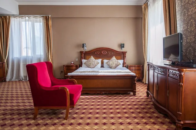 غرفة ديلوكس بسرير كينج، Ub City Hotel 1/3