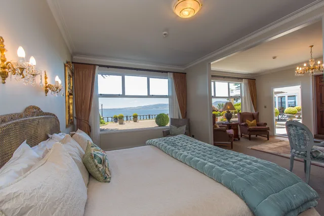 Cottage, Suite, King Bed، On The Point Lake Rotorua 2/7