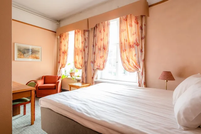 غرفة قياسية بسرير كوين، Victoria Hotel 1/9
