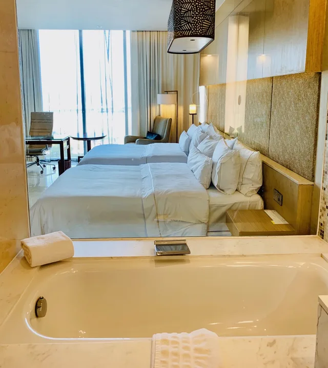 جناح كلوب بسريرين مزدوجين بإطلالة على المدينة بغرفتي نوم، The Westin Gurgaon New Delhi 5/10