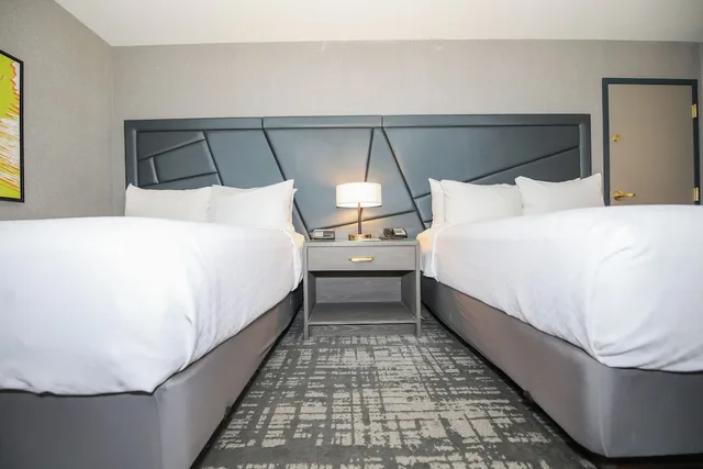 غرفة بريميوم بسريرين مزدوجين، Crowne Plaza Hotel Providence Warwick 1/5