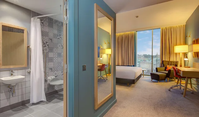 غرفة بسرير مزدوج لذوي الإعاقة، Hilton Bournemouth 1/1
