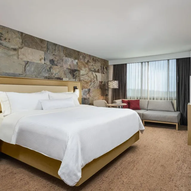 غرفة بسرير كينج في طابق مرتفع، The Westin Tysons Corner 1/5