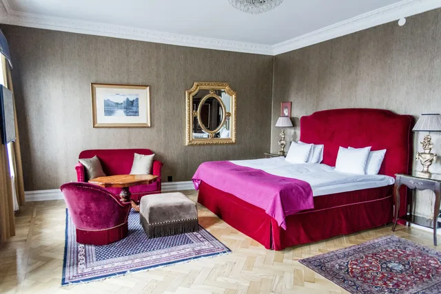 Executive, King Bed, City View, Hotel Eggers 1/8