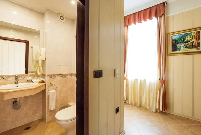 جناح بغرفة نوم واحدة، Splendid Hotel 6/6