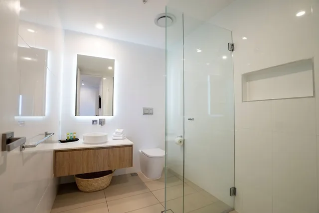 2 Bedrooms, Apartment, King and Twin Beds, Ocean Front، Iconic Kirra Beach Resort 9/10