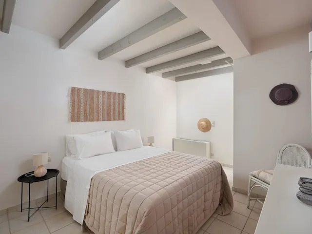 Hideaway, 4 Beds, Sofa, Garden Floor، Eliathos Residence Houses 4/10