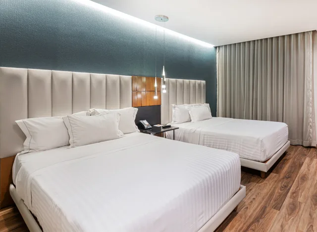 غرفة ثلاثية، Hotel Real del Río 1/3
