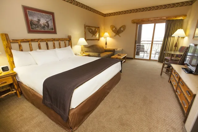 جناح فاخر بسرير كينج لذوي الإعاقة، Great Wolf Lodge Wisconsin Dells 3/8