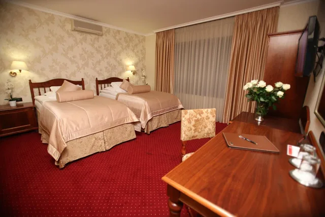 Room, Twin Beds, Grand Hotel & Spa Tirana 2/6