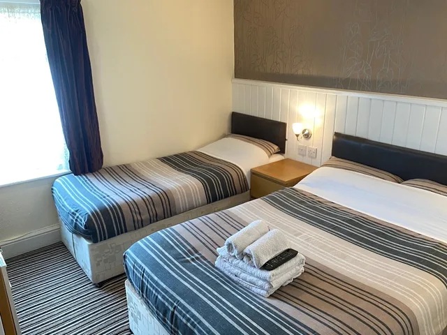 غرفة ثلاثية، Grange House Hotel 1/10
