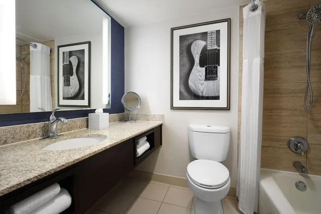 غرفة تنفيذية بسريرين كوين، Nashville Airport Marriott 2/2