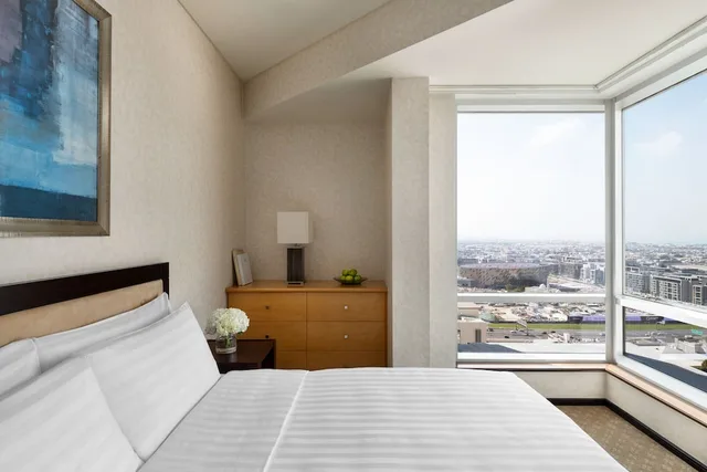 شقة بسرير كينج وسريرين منفصلين وسرير كوين بـ3 غرف نوم، Shangri-La Residences and Apartments 1/4