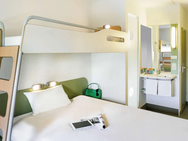 Room, Triple, Single, Bunk Bed، Ibis Budget Brugge Centrum Station 1/2