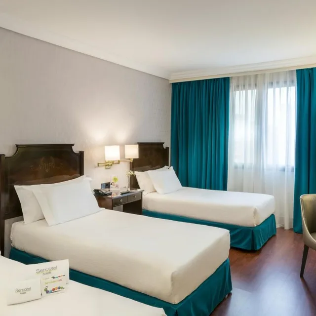 غرفة بسرير مزدوج مع سرير إضافي، Sercotel Gran Hotel Conde Duque 1/10
