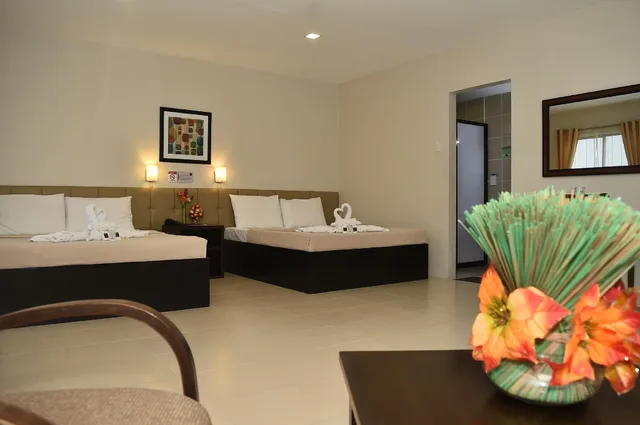 Premium, Columbus Plaza Hotel 2/2