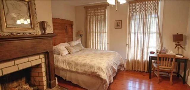 Standard, Queen Bed, Florida House Inn 2/3