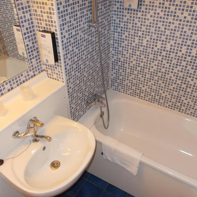 غرفة بسرير مزدوج، KYRIAD TARBES - ODOS 8/10