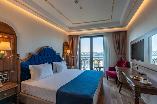 غرفة سوبيريور بسرير كينج بإطلالة على البحر، Bvs Bosphorus Hotel Pera 1/5