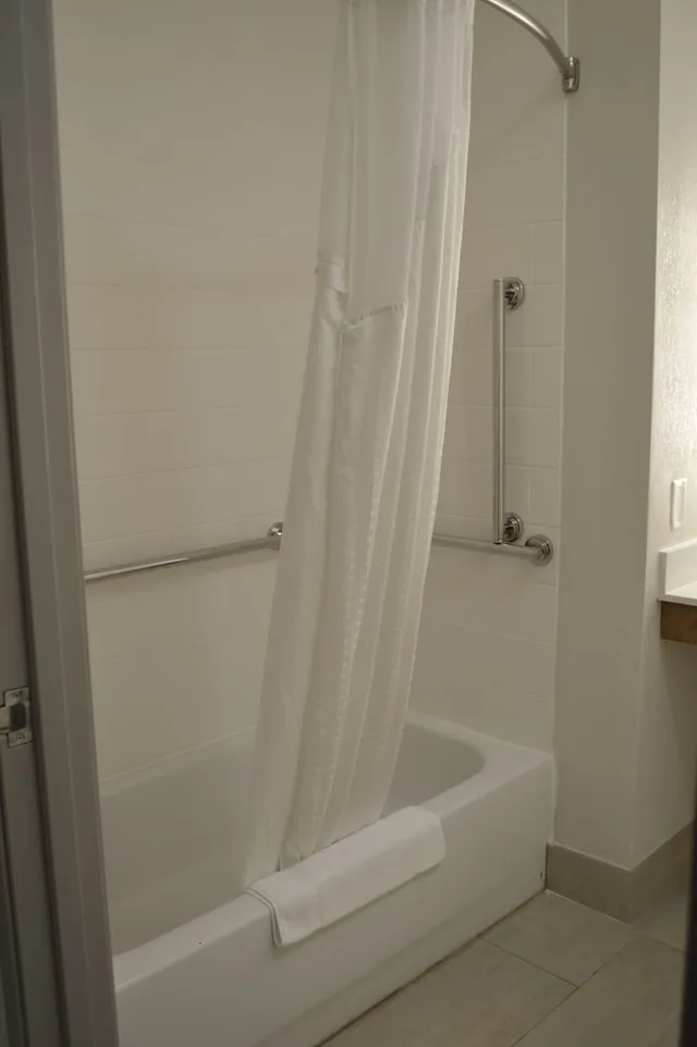 غرفة بسرير كينج لذوي الإعاقة، Holiday Inn Express Hotel Suites Franklin 3/3