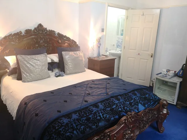Blue, Double Bed, Arches B&amp;B 1/8
